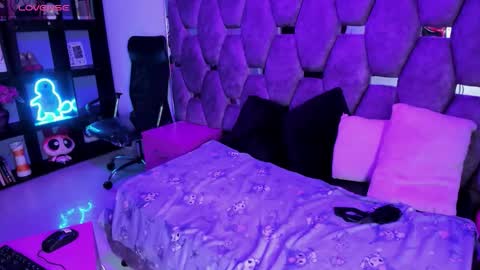 maky_coss online show from April 29, 2:21 pm