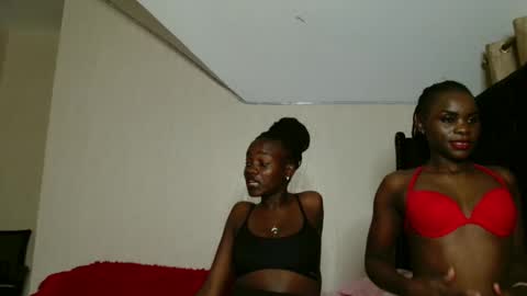 Snapshot of malani_malia chatting on November 10, 4:06 pm malani_malia online show from November 10, 4:06 pm