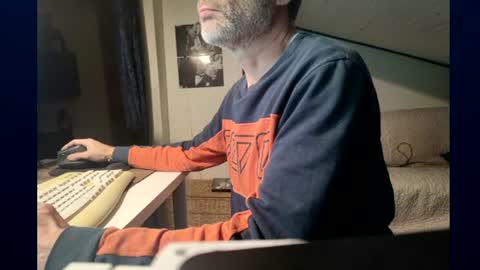 malebitch99999 online show from December 16, 7:46 am