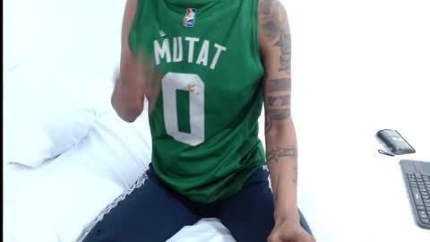 Snapshot of malefica_sex_ chatting on March 3, 3:23 am malefica_sex_ online show from March 3, 3:23 am