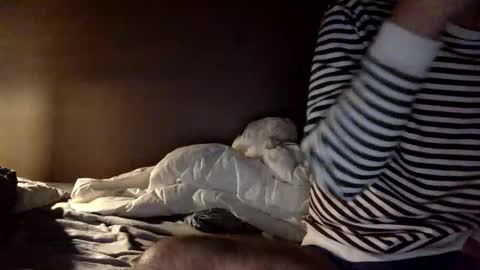 malefrench1 online show from February 9, 5:55 am