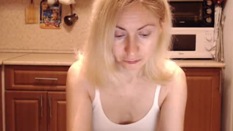 Malena online show from December 13, 9:20 pm