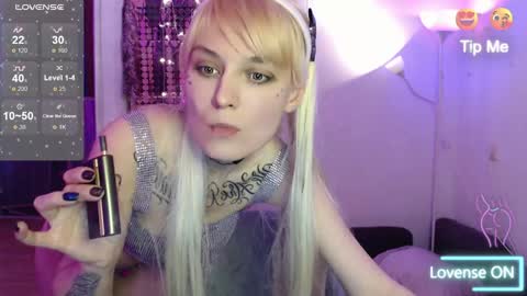 Snapshot of mali_sia chatting on December 17, 2:12 am Mischelle online show from December 17, 2:12 am