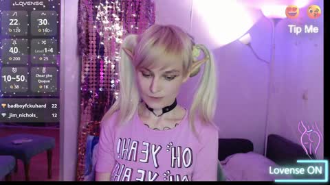 Snapshot of mali_sia chatting on December 21, 12:31 am Mischelle online show from December 21, 12:31 am