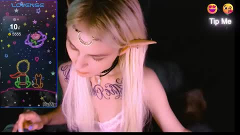 Snapshot of mali_sia chatting on October 1, 1:00 am Mischelle online show from October 1, 1:00 am