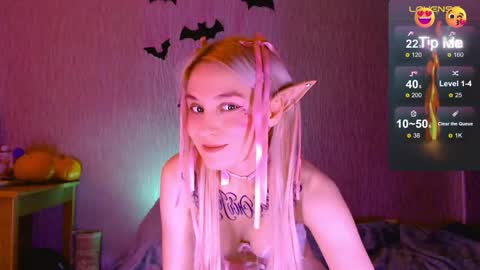 Snapshot of mali_sia chatting on October 31, 3:29 am Mischelle online show from October 31, 3:29 am