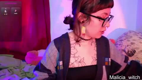 Mar  Alicia     Rosie  v A L I C I A W I T C -  Meg Cherie online show from August 5, 4:26 am