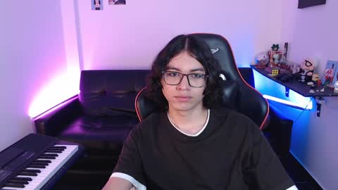 Snapshot of malik_harrison_ chatting on February 4, 3:47 pm Malik online show from February 4, 3:47 pm