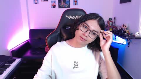 Snapshot of malik_harrison_ chatting on February 8, 5:18 pm Malik online show from February 8, 5:18 pm