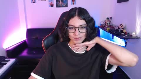 Snapshot of malik_harrison_ chatting on February 13, 3:24 pm Malik online show from February 13, 3:24 pm