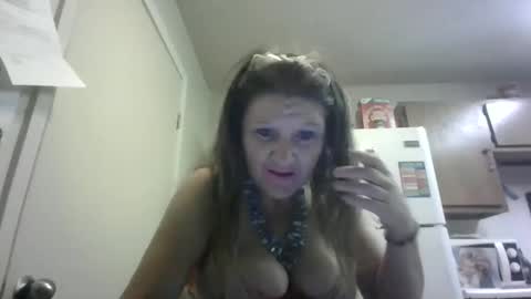 Snapshot of malinda702 chatting on December 29, 8:22 am malinda702 online show from December 29, 8:22 am