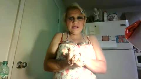 malinda702 online show from April 6, 5:41 am