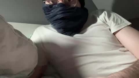 Snapshot of malinxlelynx_ chatting on February 22, 11:13 pm Charlyyee online show from February 22, 11:13 pm