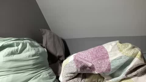 Snapshot of malinxlelynx_ chatting on February 23, 11:47 pm Charlyyee online show from February 23, 11:47 pm