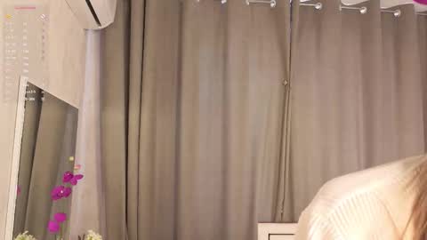 Evelyn online show from February 5, 4:39 am