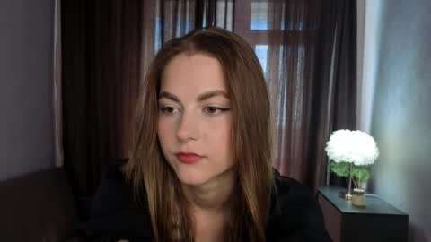 Mia online show from June 2, 4:25 am