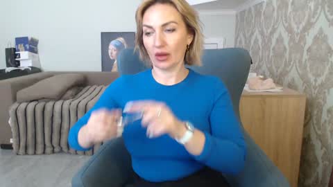 mallinia online show from April 7, 12:38 pm