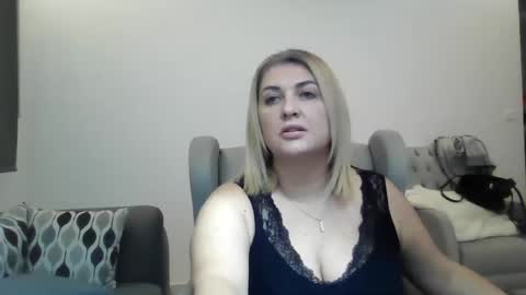 Snapshot of malorine chatting on November 24, 8:41 pm malorine online show from November 24, 8:41 pm