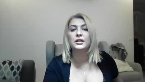 Snapshot of malorine chatting on November 25, 6:08 pm malorine online show from November 25, 6:08 pm