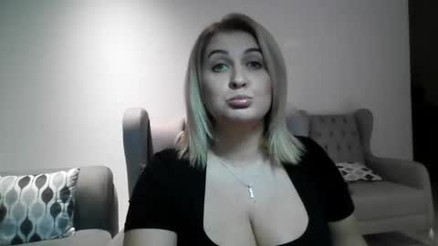 Snapshot of malorine chatting on November 30, 7:07 pm malorine online show from November 30, 7:07 pm