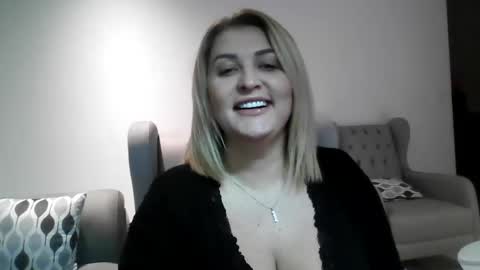 Snapshot of malorine chatting on December 2, 7:42 pm malorine online show from December 2, 7:42 pm