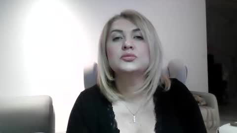 Snapshot of malorine chatting on December 18, 5:08 pm malorine online show from December 18, 5:08 pm