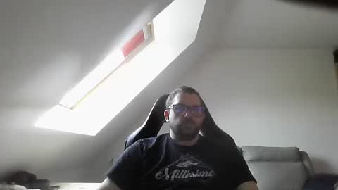 breton online show from April 11, 8:40 am