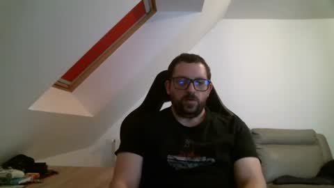 breton online show from April 13, 6:57 pm