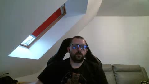 breton online show from May 12, 7:22 pm