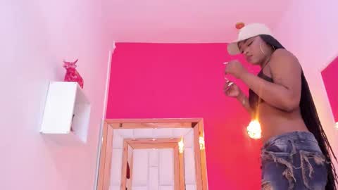 Melanie online show from February 14, 7:43 pm