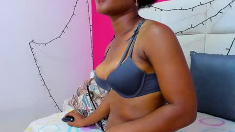 Snapshot of malu_hot69 chatting on March 1, 5:38 pm Malu online show from March 1, 5:38 pm