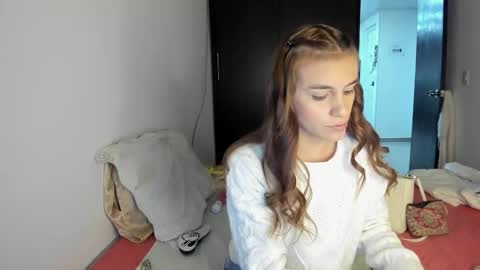 instagram  nueela   online show from January 21, 12:46 am