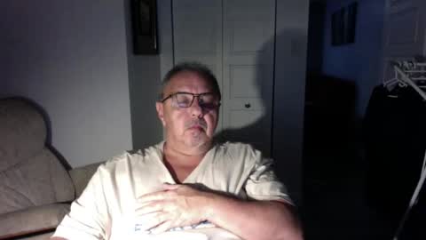 OLDMANFREE online show from November 9, 2:21 am
