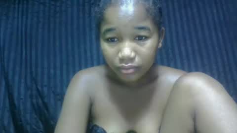 mamieriela online show from February 5, 9:30 pm