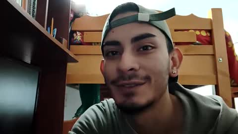 Snapshot of mamm7772024 chatting on December 17, 9:32 pm Mickey online show from December 17, 9:32 pm