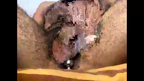 Snapshot of mamoubz chatting on October 12, 10:53 pm Clone online show from October 12, 10:53 pm