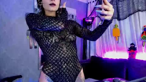   online show from October 29, 5:47 pm