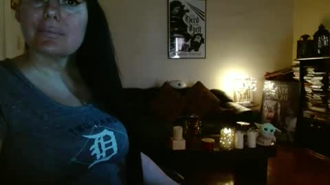 mandaloriangirlsfight online show from March 10, 8:36 pm