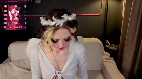 Luna online show from March 22, 9:40 pm