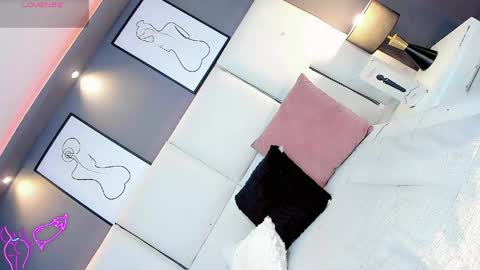 manellyksparklee online show from May 23, 1:26 pm