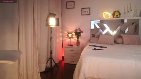   online show from January 13, 3:15 pm