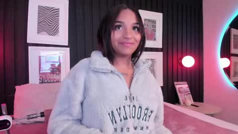 manelyk_evanss online show from April 15, 6:15 pm