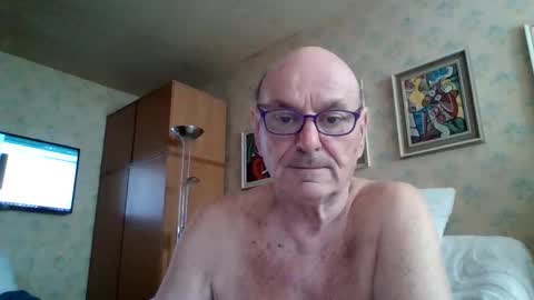 manes5858 online show from April 25, 2:14 pm