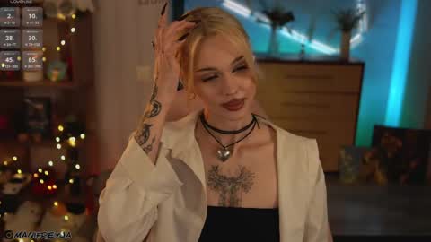 Amelie online show from April 15, 8:31 pm