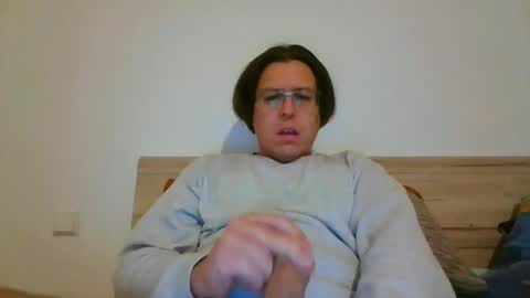 manncr online show from October 20, 6:36 am