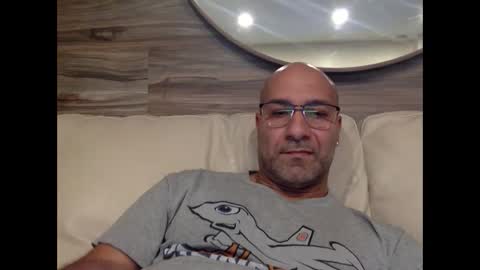 Snapshot of manny77977 chatting on December 5, 10:12 pm david 77977 online show from December 5, 10:12 pm