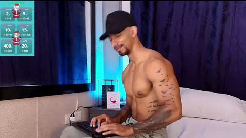 Snapshot of manolo_hot1 chatting on December 10, 2:39 pm Manolo Hot 1 online show from December 10, 2:39 pm