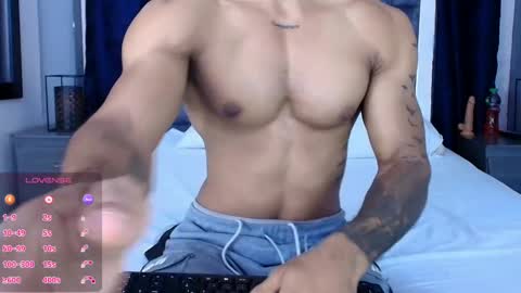 Snapshot of manolo_hot1 chatting on February 13, 2:52 pm Manolo Hot 1 online show from February 13, 2:52 pm