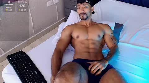 Snapshot of manolo_hot1 chatting on March 1, 6:11 pm Manolo Hot 1 online show from March 1, 6:11 pm