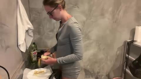 Manon hottie online show from April 22, 1:56 pm